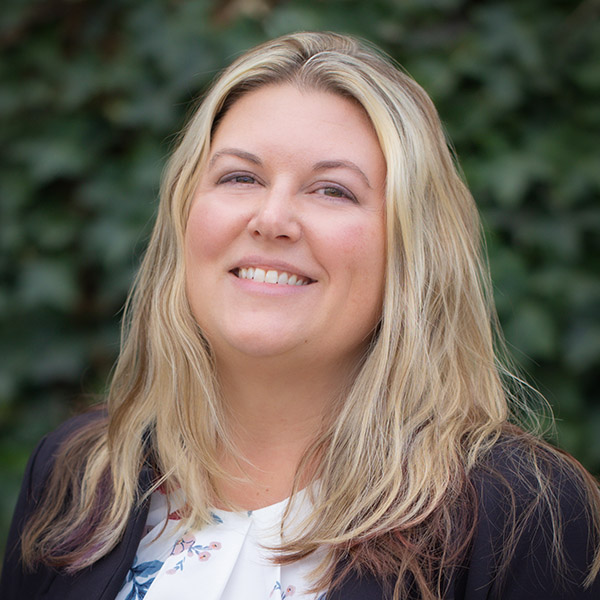 Amanda McGilley Headshot