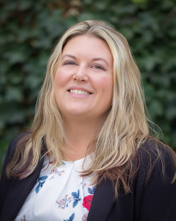 Amanda McGilley Headshot